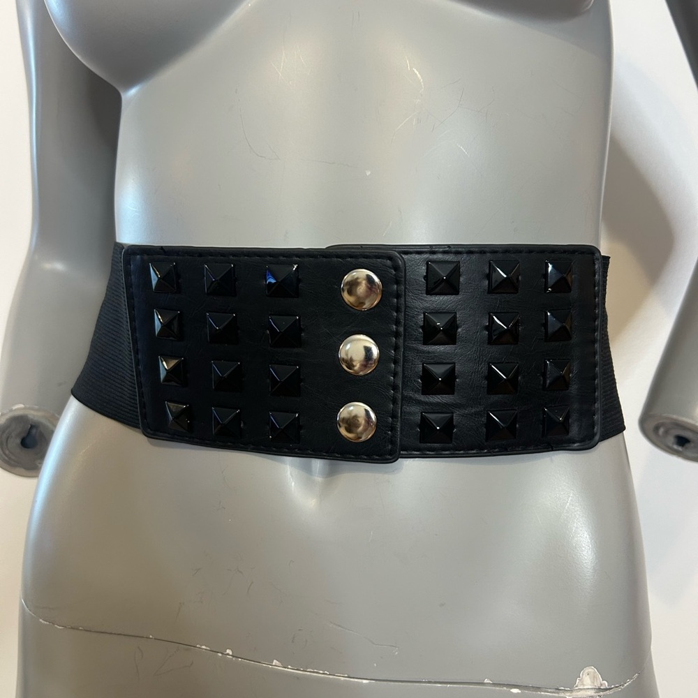 Stretchy Black Studded Wide Belt with snaps❤️S/M